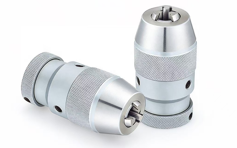 Self-tighten chuck heavy duty