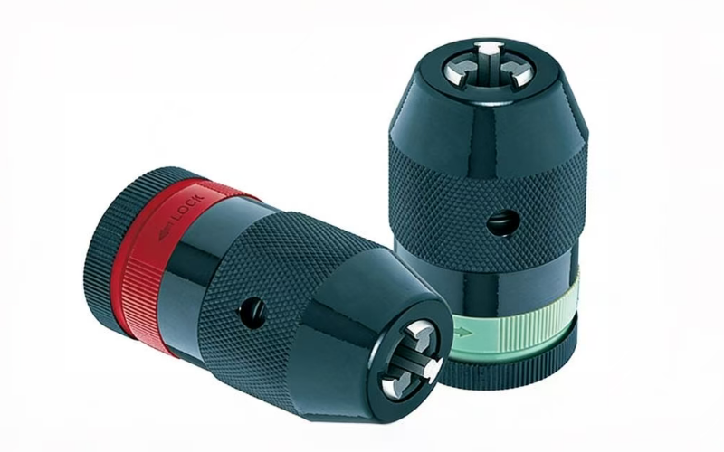 Self-tighten chuck with lock system