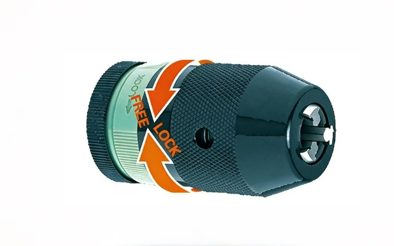 Self-tighten chuck with lock system